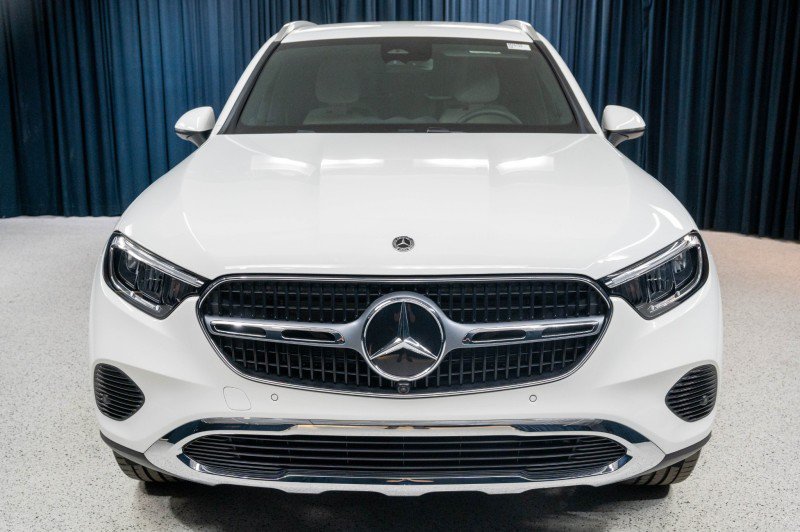 New 2026 Mercedes-Benz GLC 300 image 2