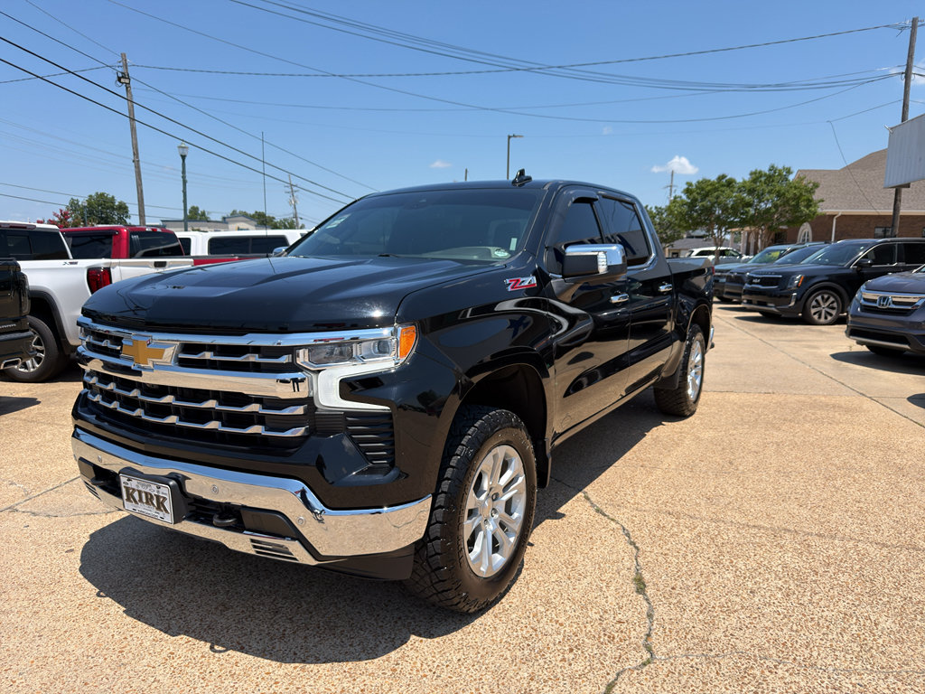 Used 2023 Chevrolet Silverado 1500 LTZ w/ Z71 Off-Road Package AWD/4WD image 1