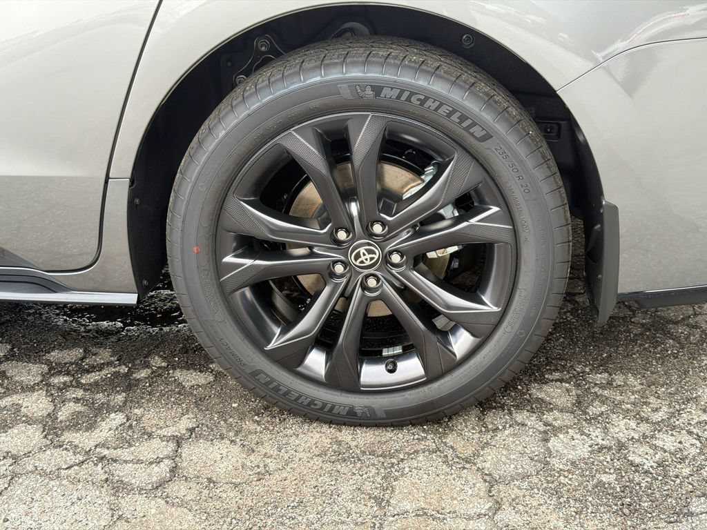 New 2026 Toyota Sienna XSE FWD image 21