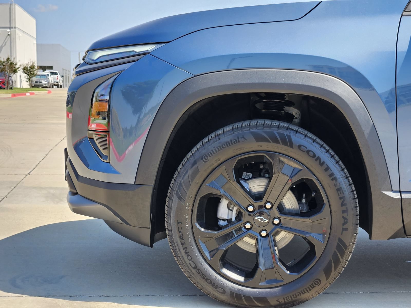 New 2027 Chevrolet Equinox LT w/ Midnight Edition FWD image 11