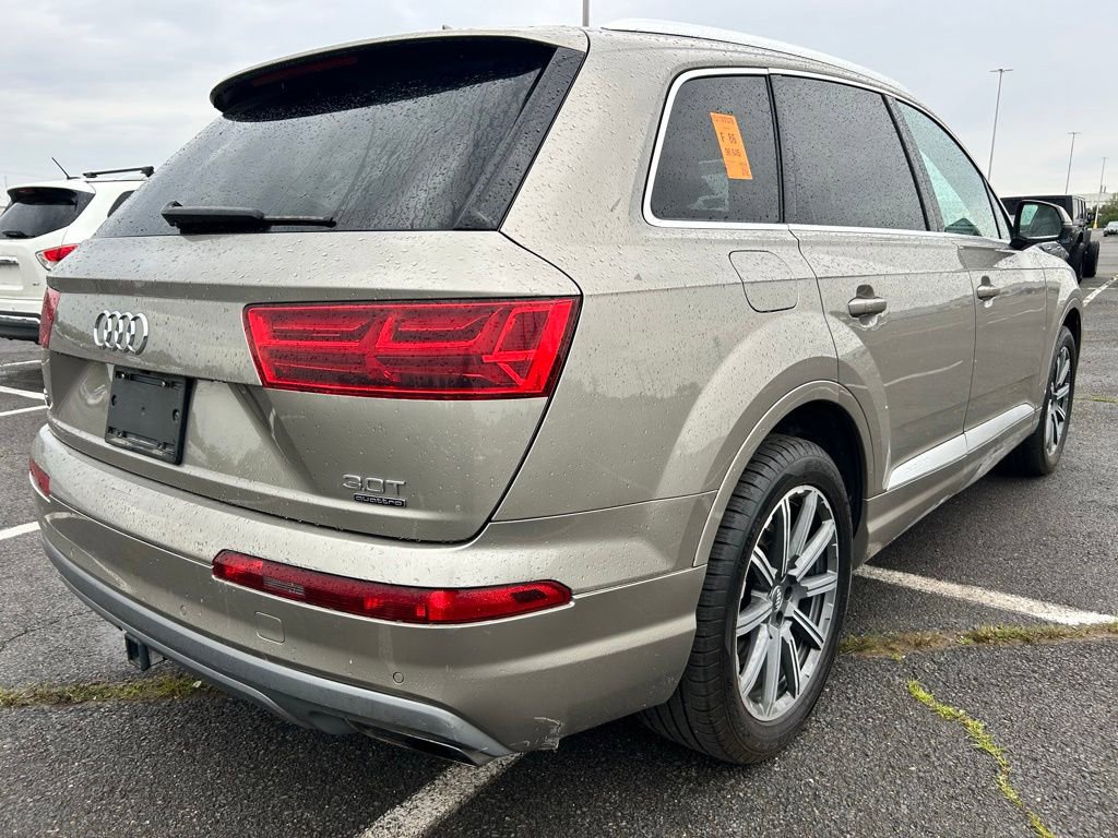 Used 2017 Audi Q7 3.0T Prestige AWD/4WD image 3