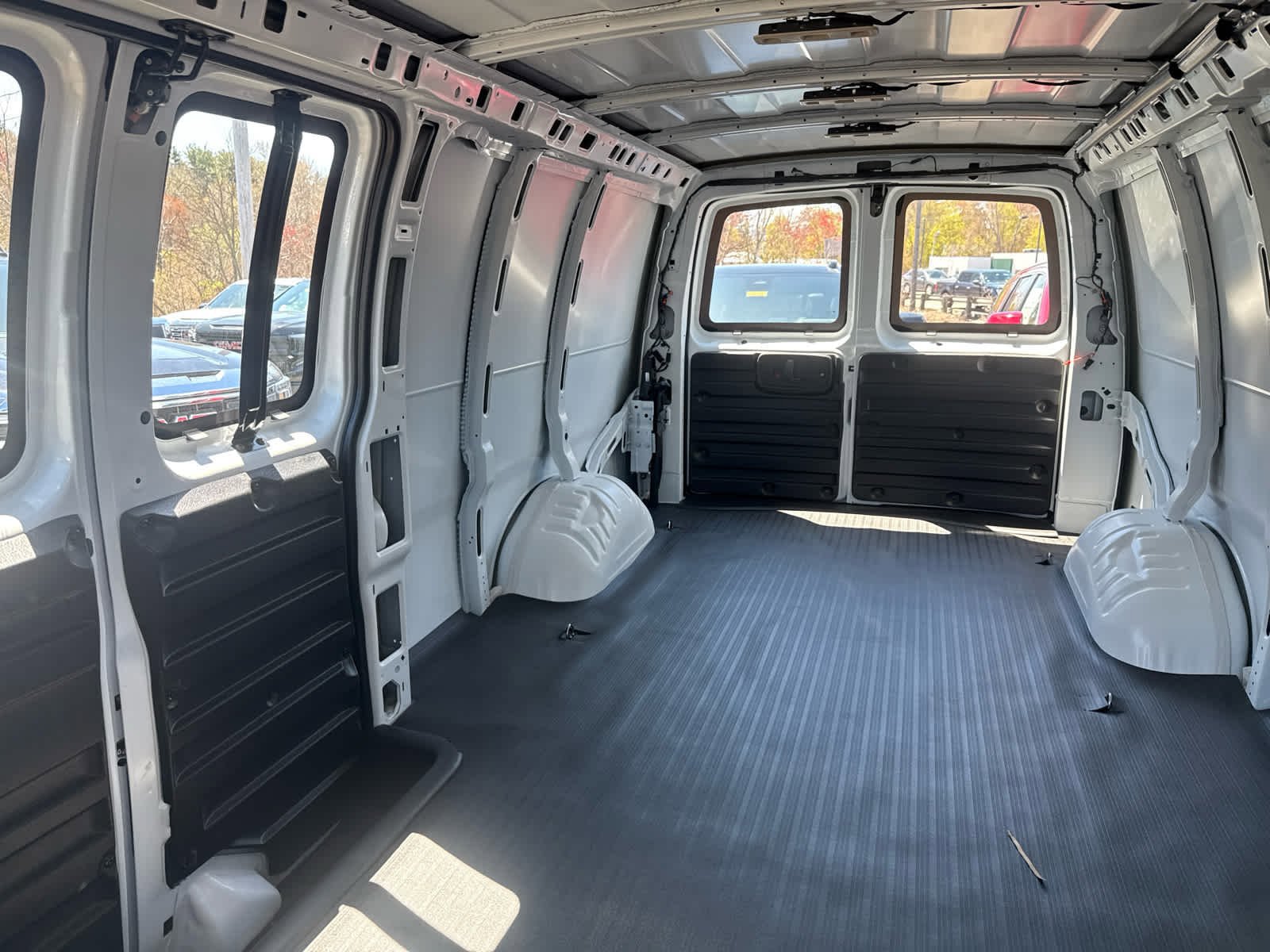 New 2026 GMC Savana 2500 Extended w/ Driver Convenience Package RWD image 24