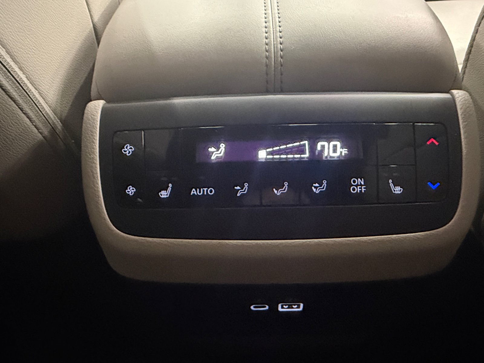 Used 2024 Nissan Pathfinder SL w/ SL Premium Package FWD image 38