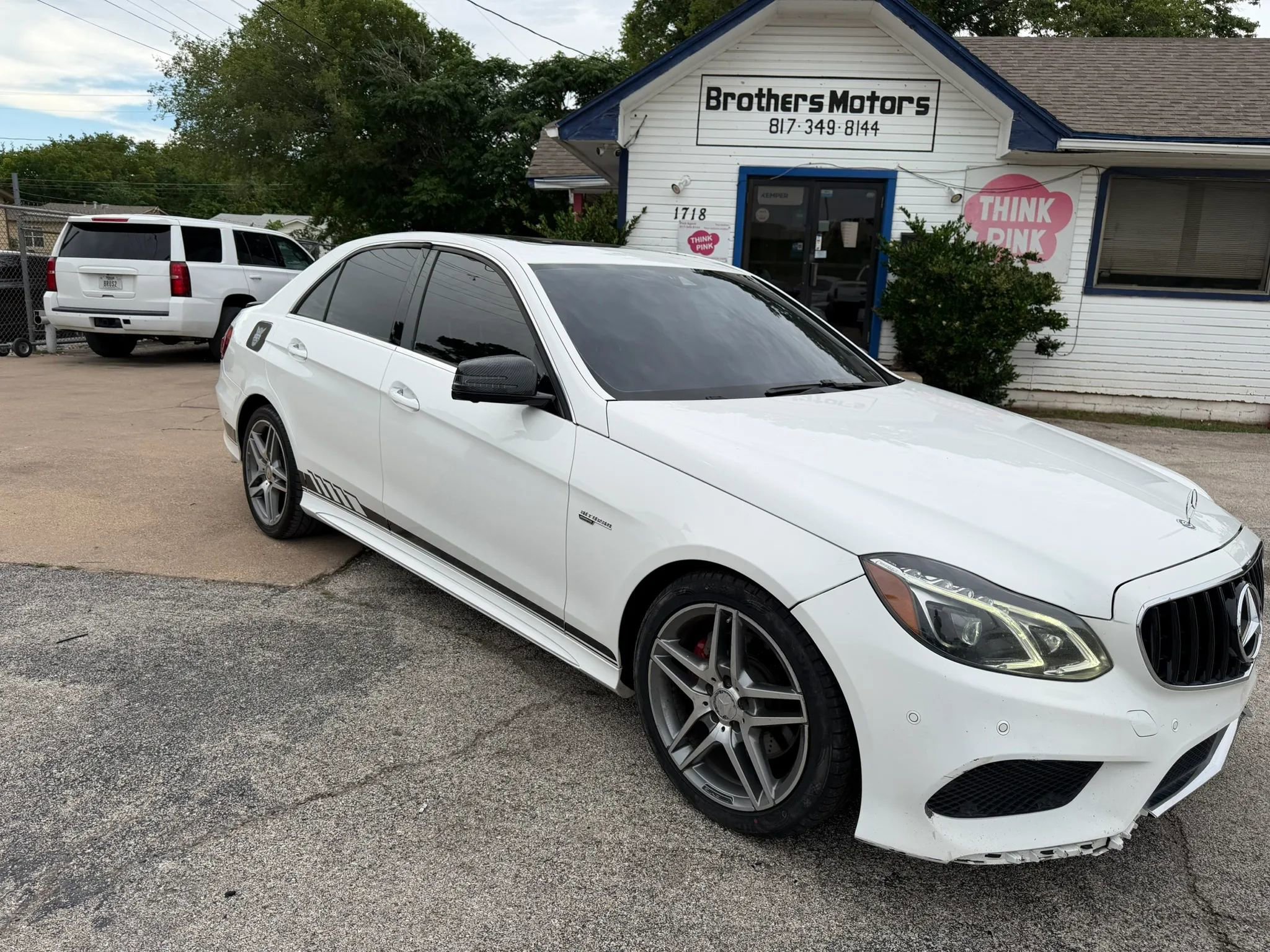Used 2015 Mercedes-Benz E 400 Sedan w/ Lighting Package image 2