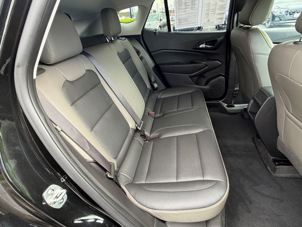 Used 2024 Chevrolet Trax ACTIV w/ Sunroof Package FWD image 18