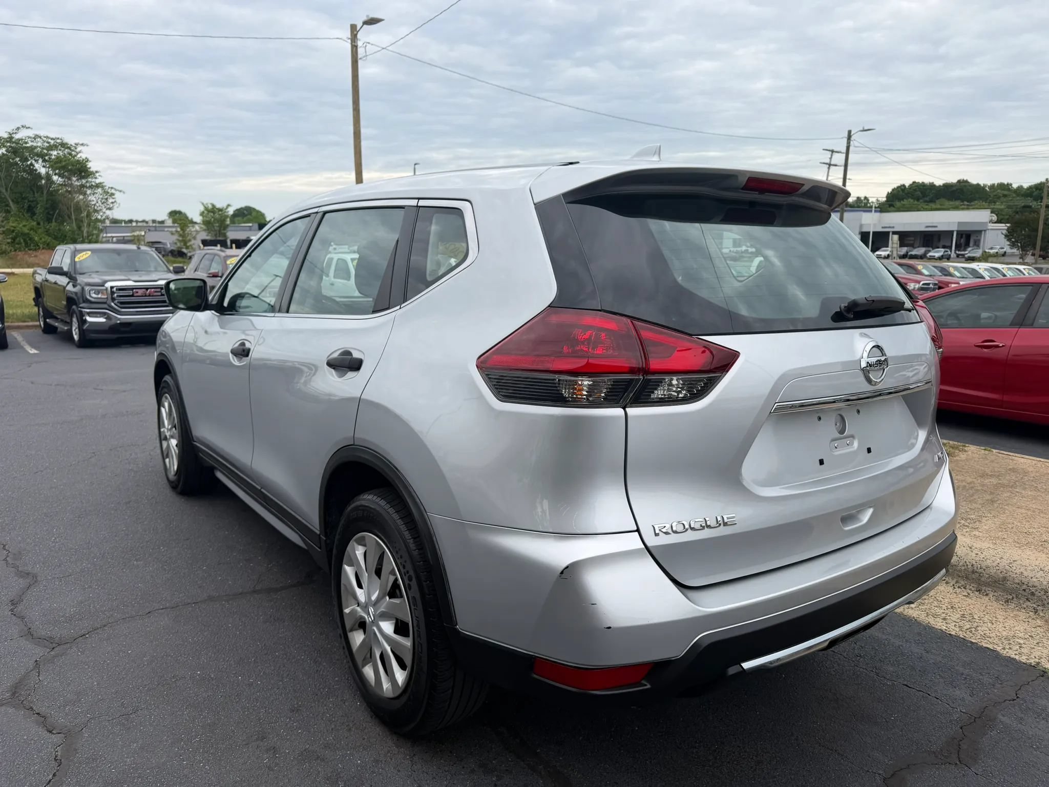 Used 2020 Nissan Rogue S AWD/4WD image 5