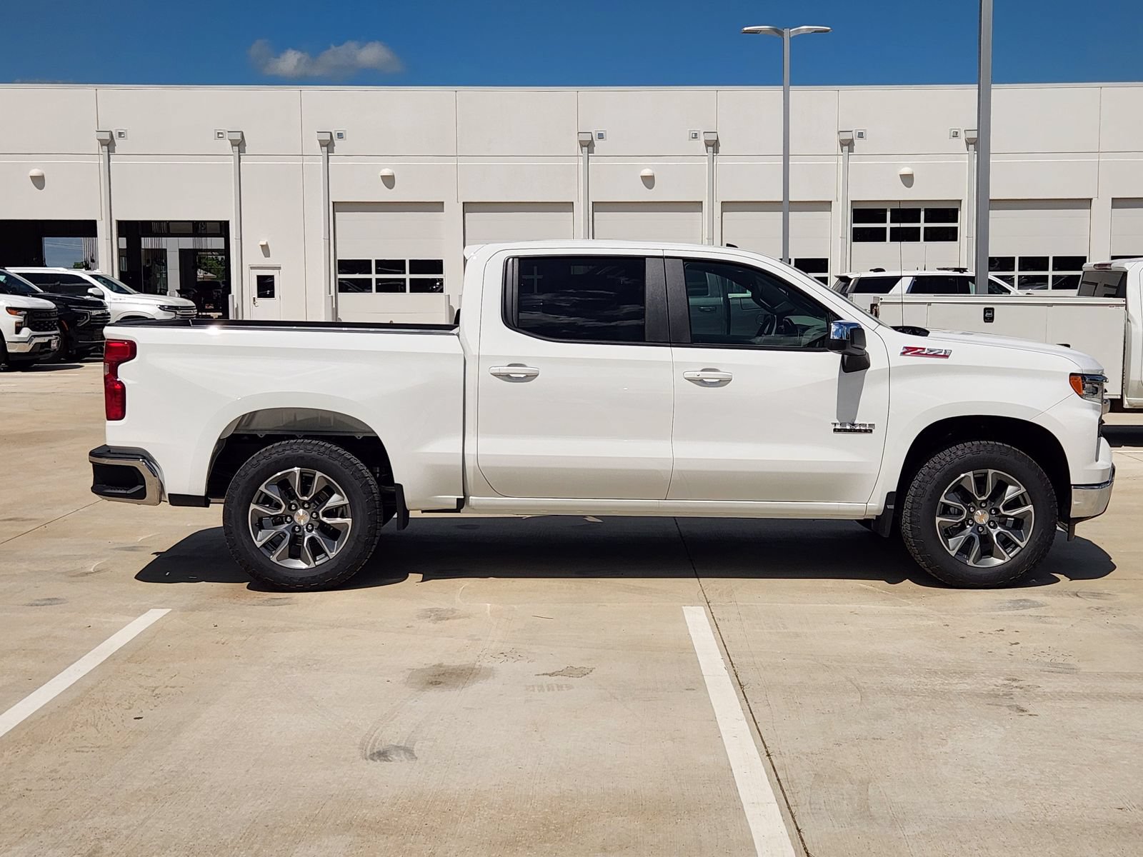 New 2026 Chevrolet Silverado 1500 LT w/ Texas Edition Plus AWD/4WD image 7