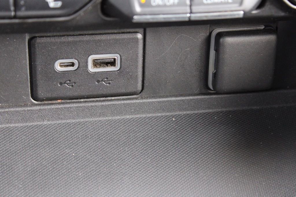 Used 2021 Chevrolet Suburban RST image 44