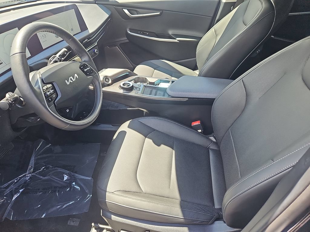 Certified 2023 Kia EV6 Wind AWD/4WD image 32