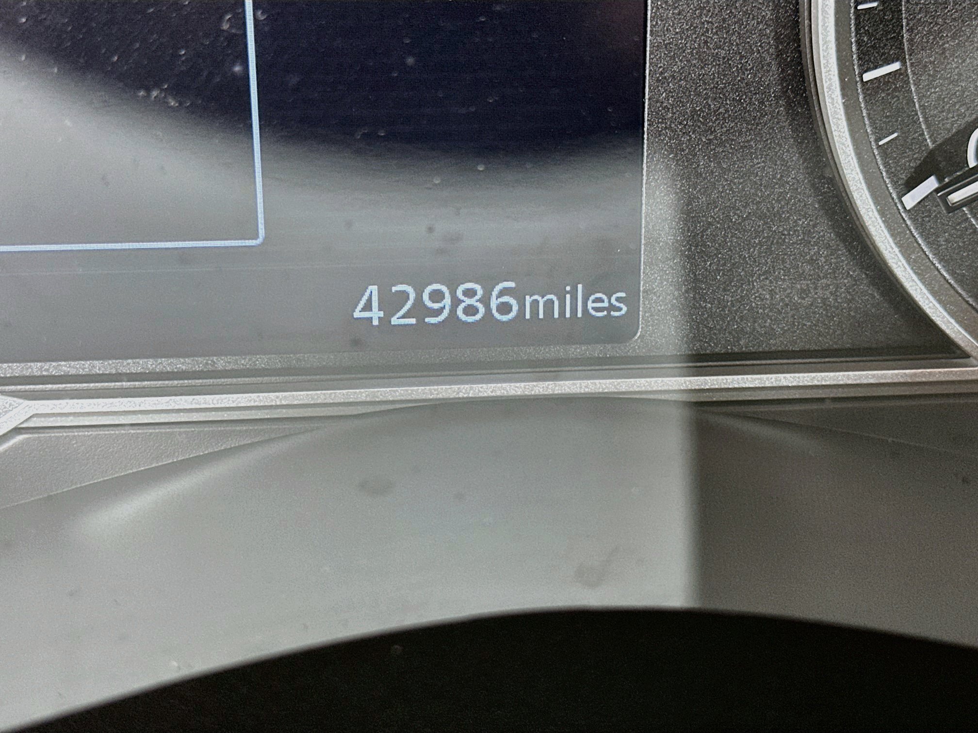 Used 2025 Nissan Versa SV FWD image 18