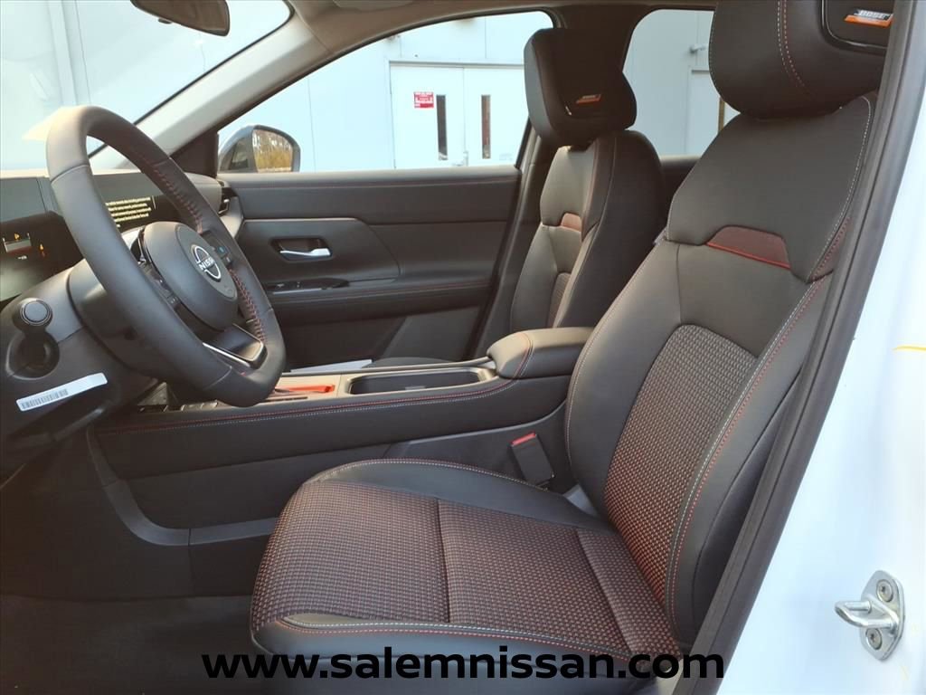 New 2026 Nissan Kicks SR w/ SR Premium Package AWD/4WD image 9