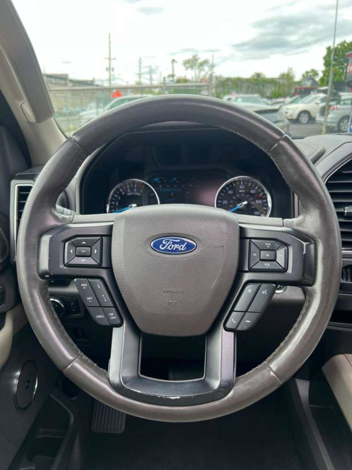 Used 2019 Ford Expedition Limited w/ Equipment Group 302A AWD/4WD image 25