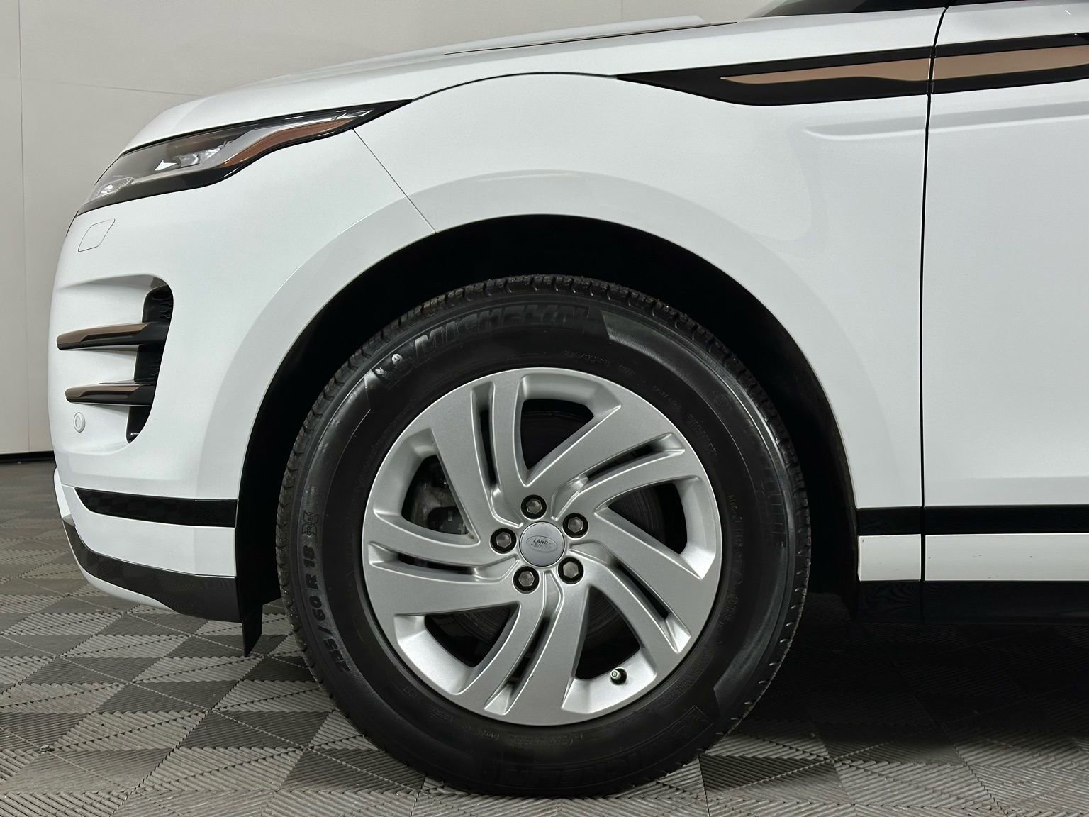 Used 2023 Land Rover Range Rover Evoque R-Dynamic S image 8