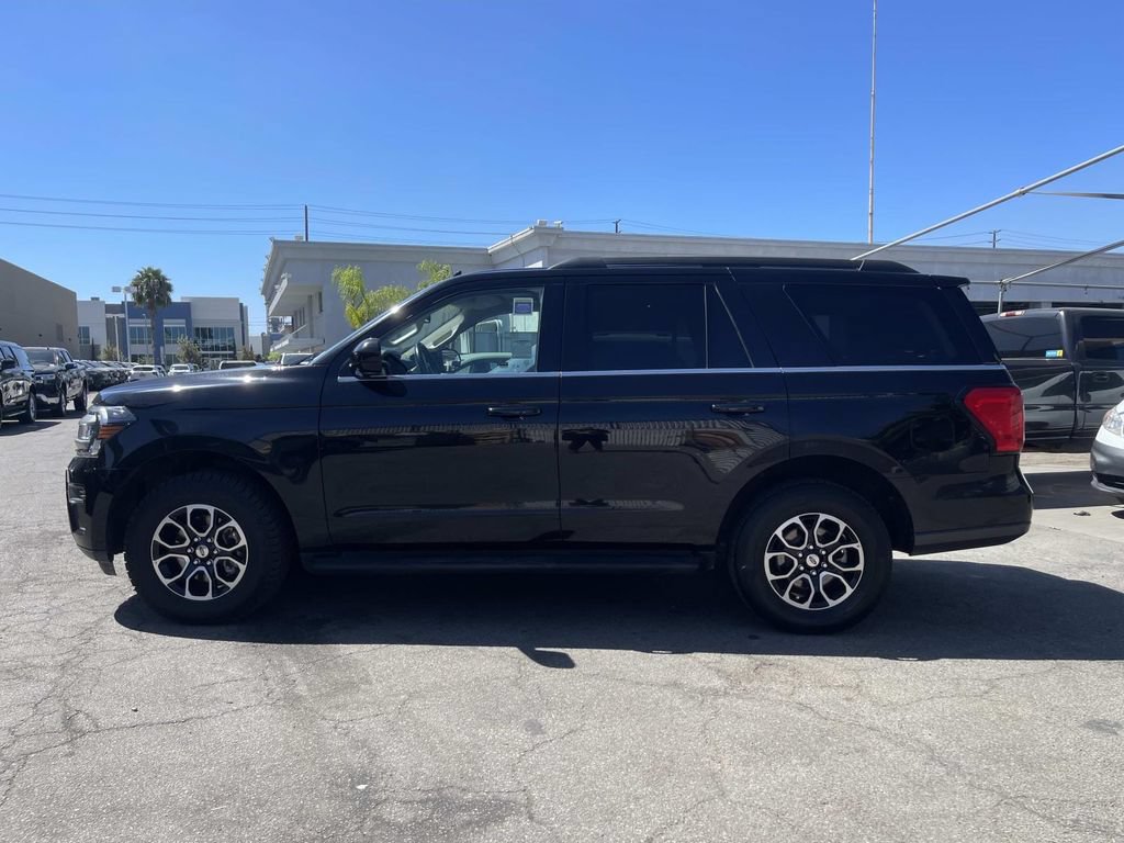 Used 2024 Ford Expedition XLT AWD/4WD image 30