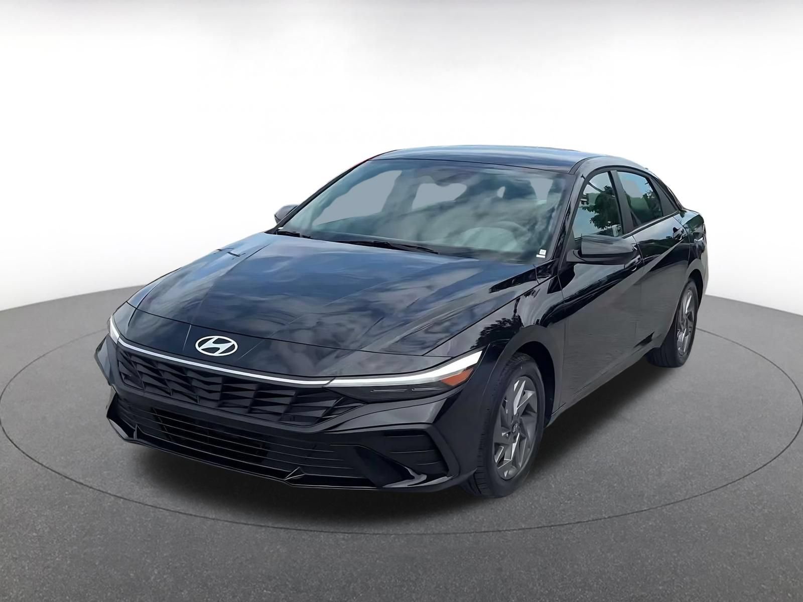 Used 2026 Hyundai Elantra Hybrid FWD image 6