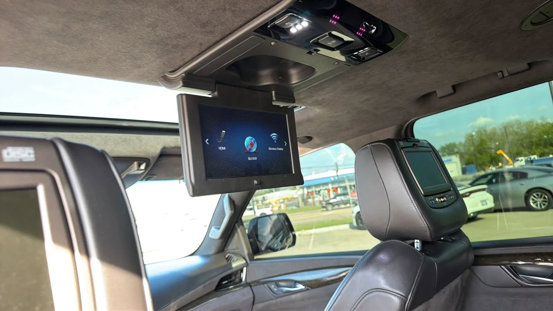 Used 2017 Cadillac Escalade Platinum AWD/4WD image 77