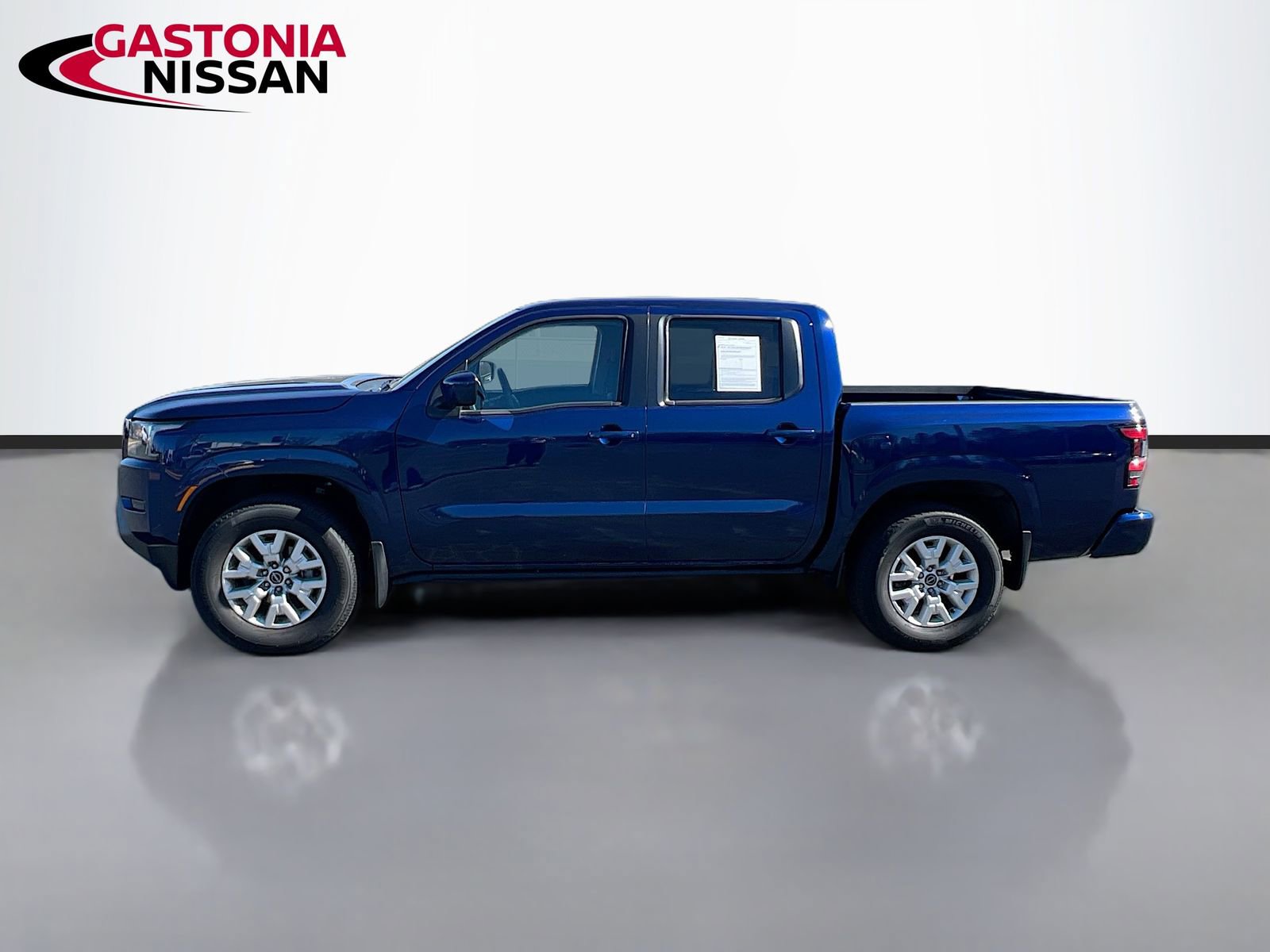 Used 2022 Nissan Frontier SV image 5