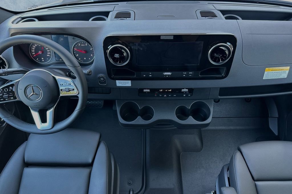 Used 2024 Mercedes-Benz Sprinter 4500 image 12