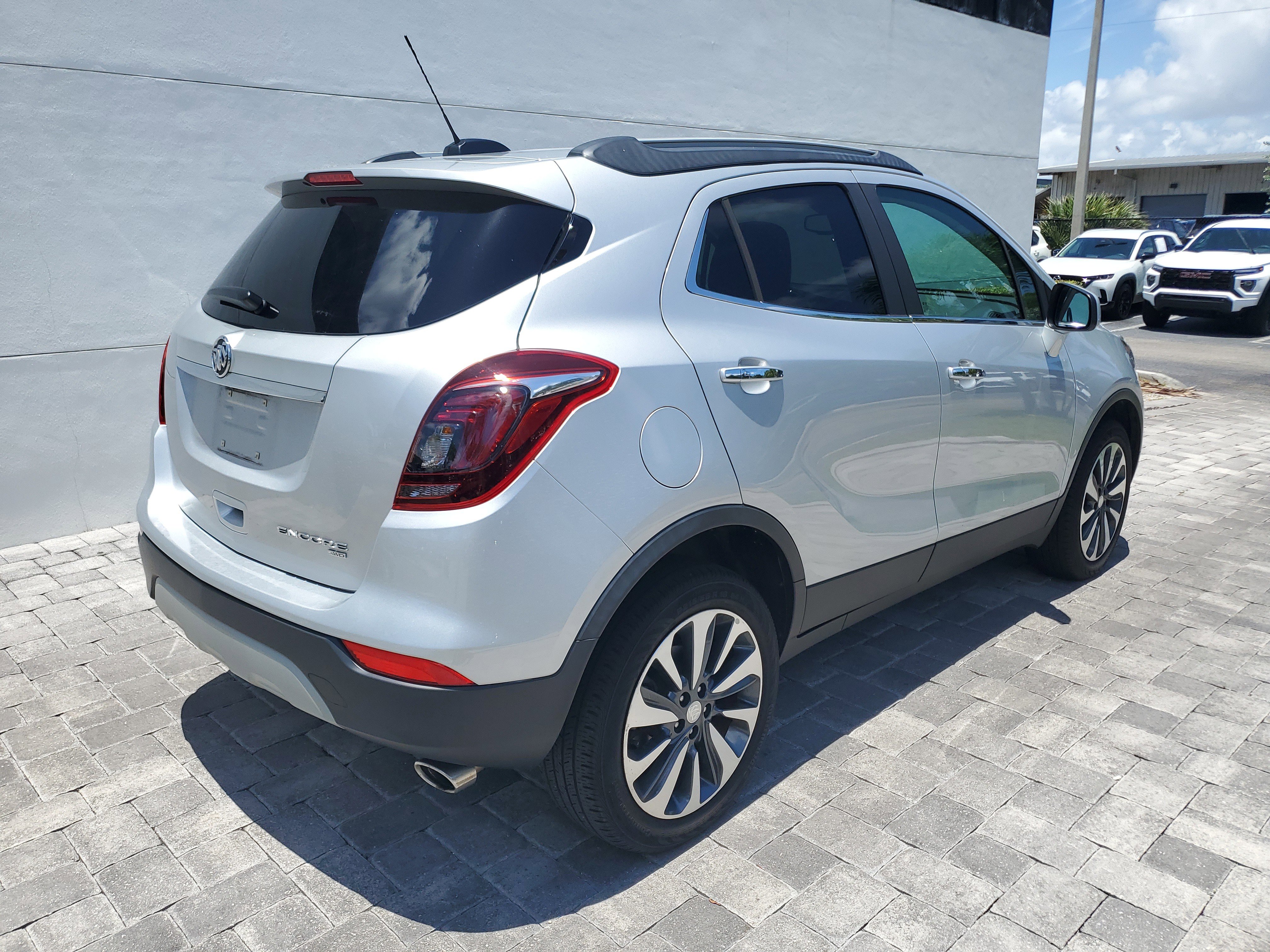 Used 2022 Buick Encore Preferred AWD/4WD image 6