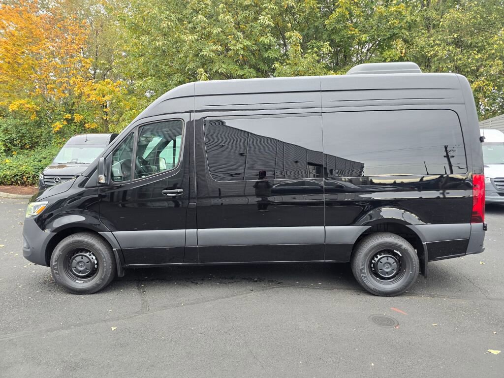 New 2025 Mercedes-Benz Sprinter 2500 image 3