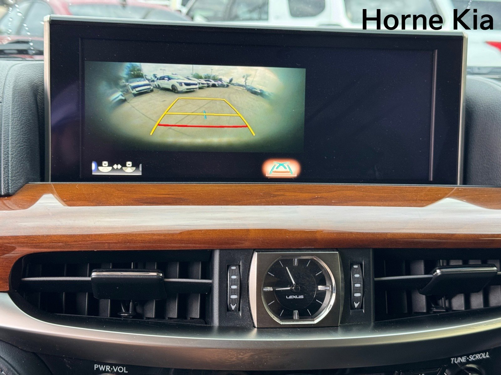 Used 2018 Lexus LX 570 4WD w/ Luxury Package image 22