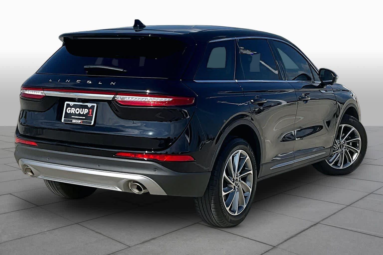 Used 2024 Lincoln Corsair FWD w/ Equipment Group 101A image 12