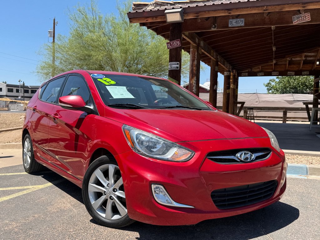 Used 2013 Hyundai Accent SE FWD image 2