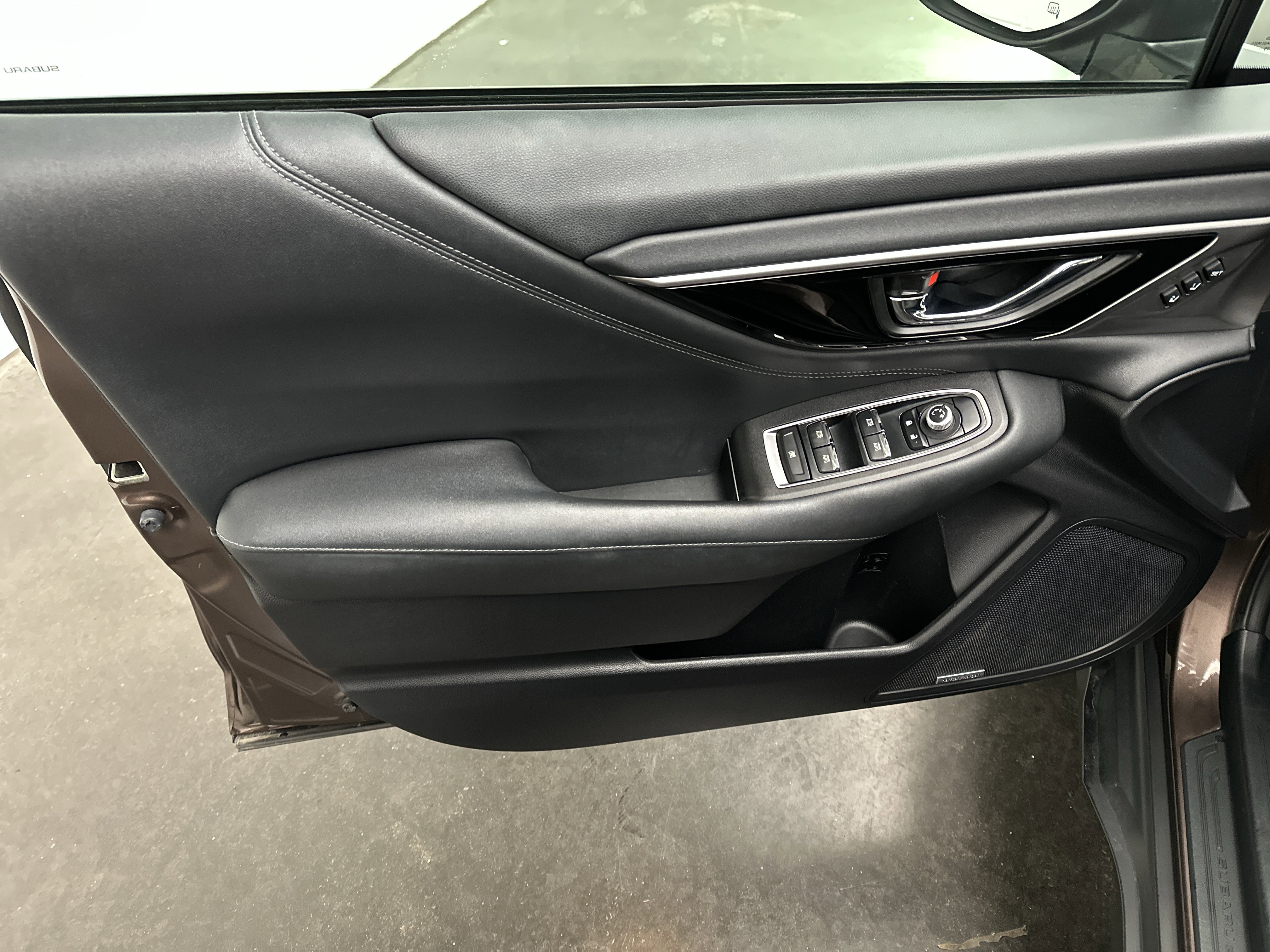 Used 2020 Subaru Outback Limited image 21