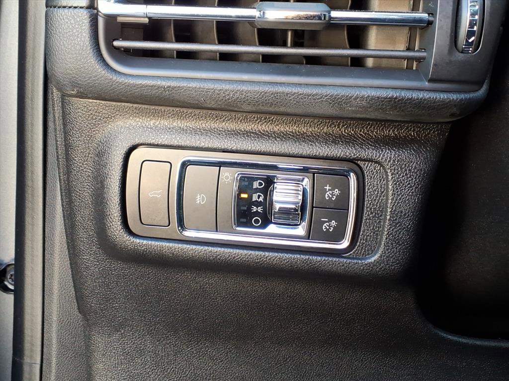 Certified 2021 Lincoln Corsair Reserve w/ Equipment Group 201A image 23