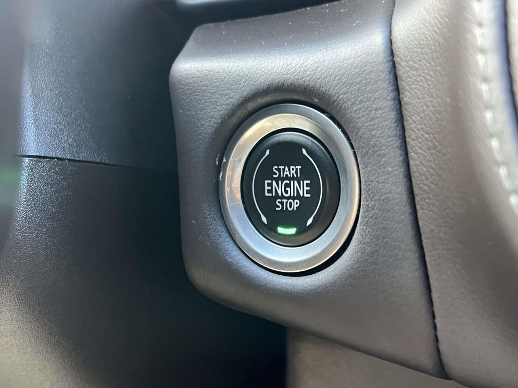 Used 2022 Chevrolet Tahoe LT w/ Luxury Package image 28