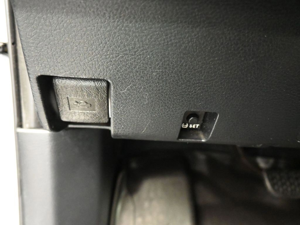 Used 2017 Toyota Tacoma TRD Sport image 25