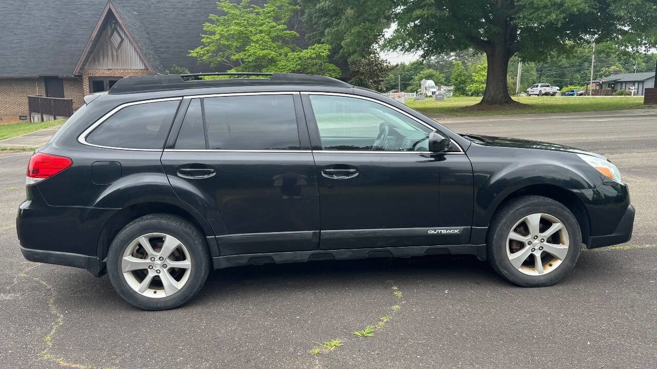 Used 2013 Subaru Outback 2.5i Limited AWD/4WD image 9