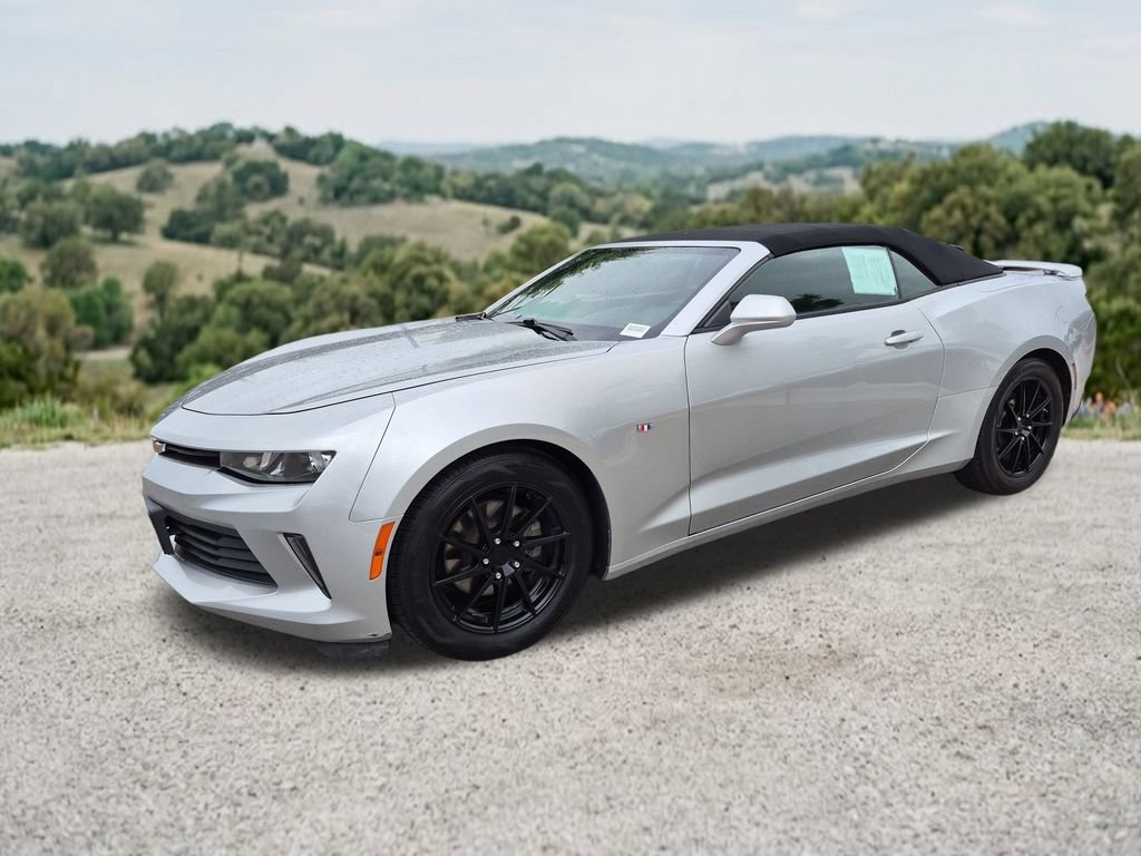 Used 2018 Chevrolet Camaro LT RWD image 3