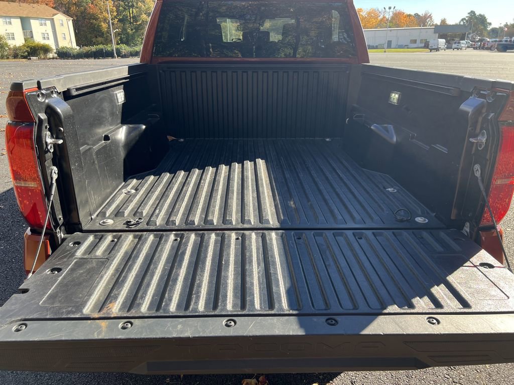 Used 2025 Toyota Tacoma TRD Off-Road image 17