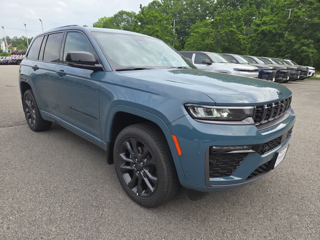 New 2026 Jeep Grand Cherokee Limited AWD/4WD image 2