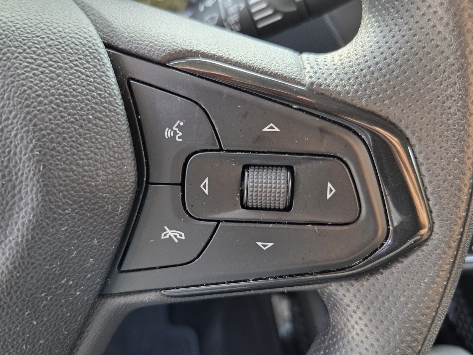 Certified 2023 Chevrolet TrailBlazer LT FWD image 33