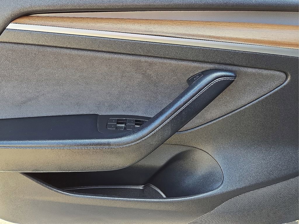 Used 2021 Tesla Model 3 Standard Range Plus image 13