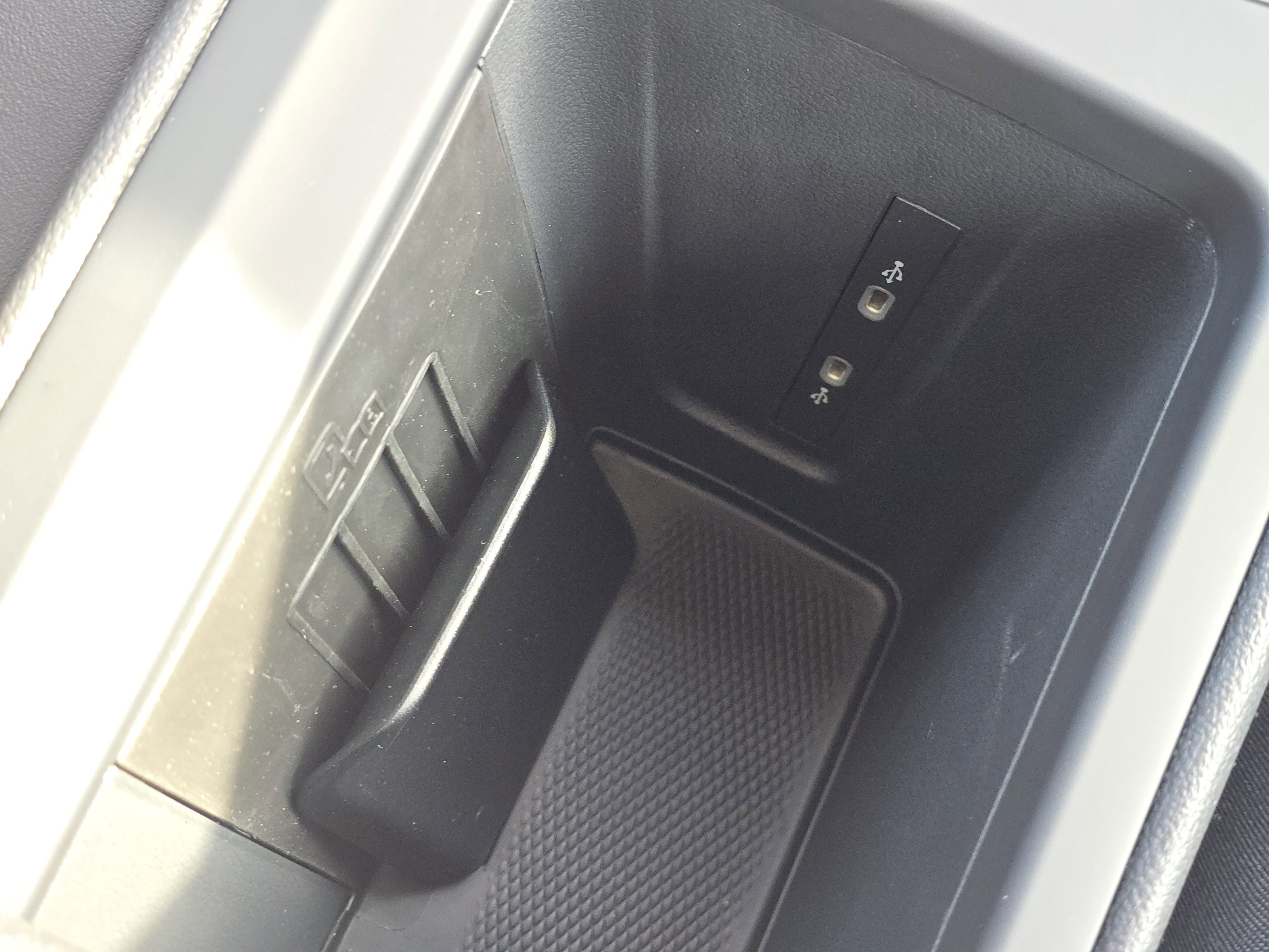 New 2026 Volkswagen Tiguan SE R-Line image 25