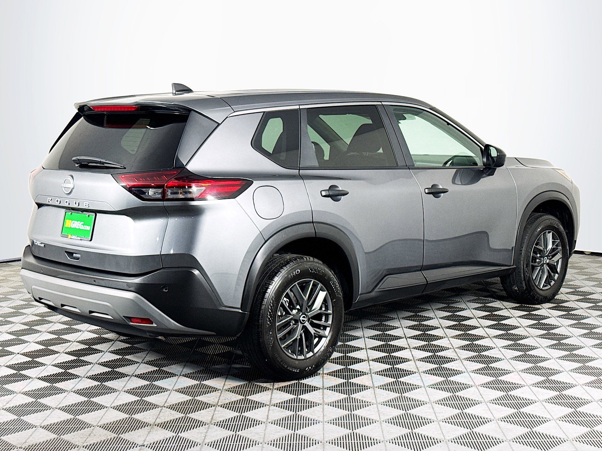 Used 2023 Nissan Rogue S FWD image 10