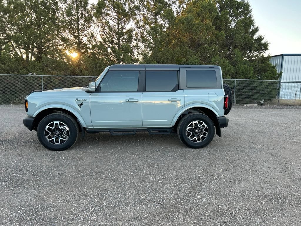 Used 2024 Ford Bronco Outer Banks AWD/4WD image 3