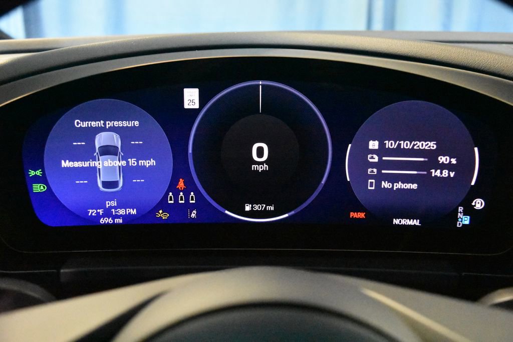 Certified 2025 Porsche Macan Electric image 19