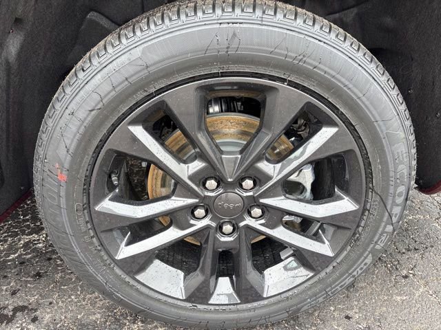 New 2026 Jeep Grand Cherokee L Limited AWD/4WD image 30