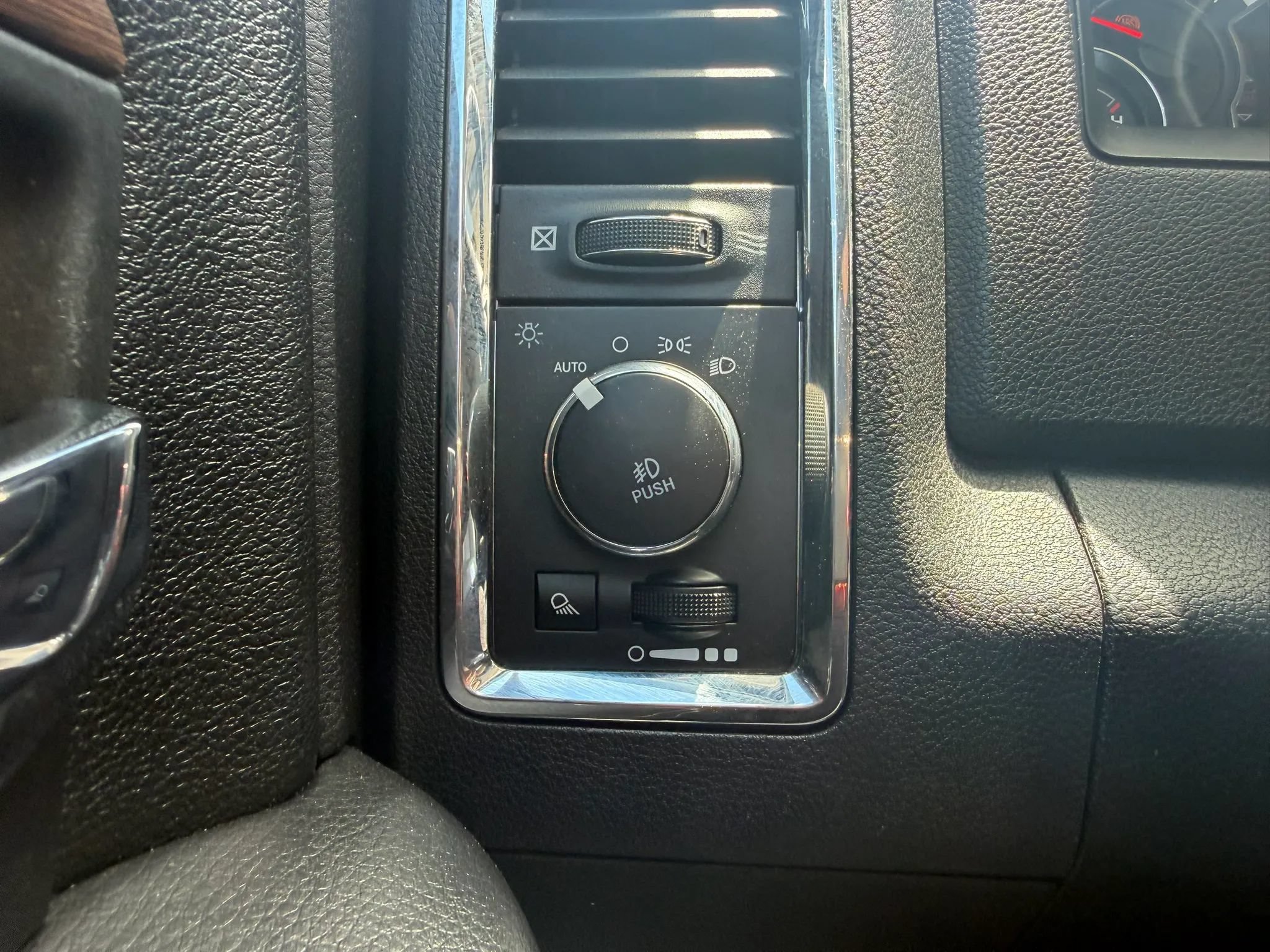 Used 2017 RAM 2500 Laramie w/ Snow Chief Group AWD/4WD image 17