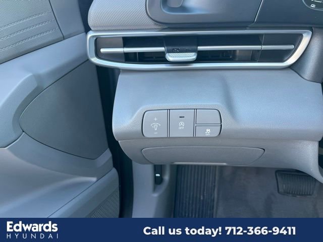 New 2025 Hyundai Elantra SE image 20