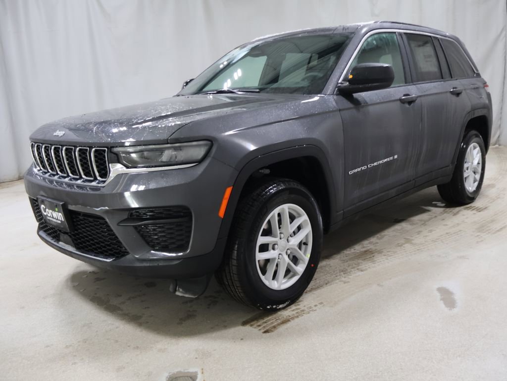 New 2026 Jeep Grand Cherokee Laredo image 3