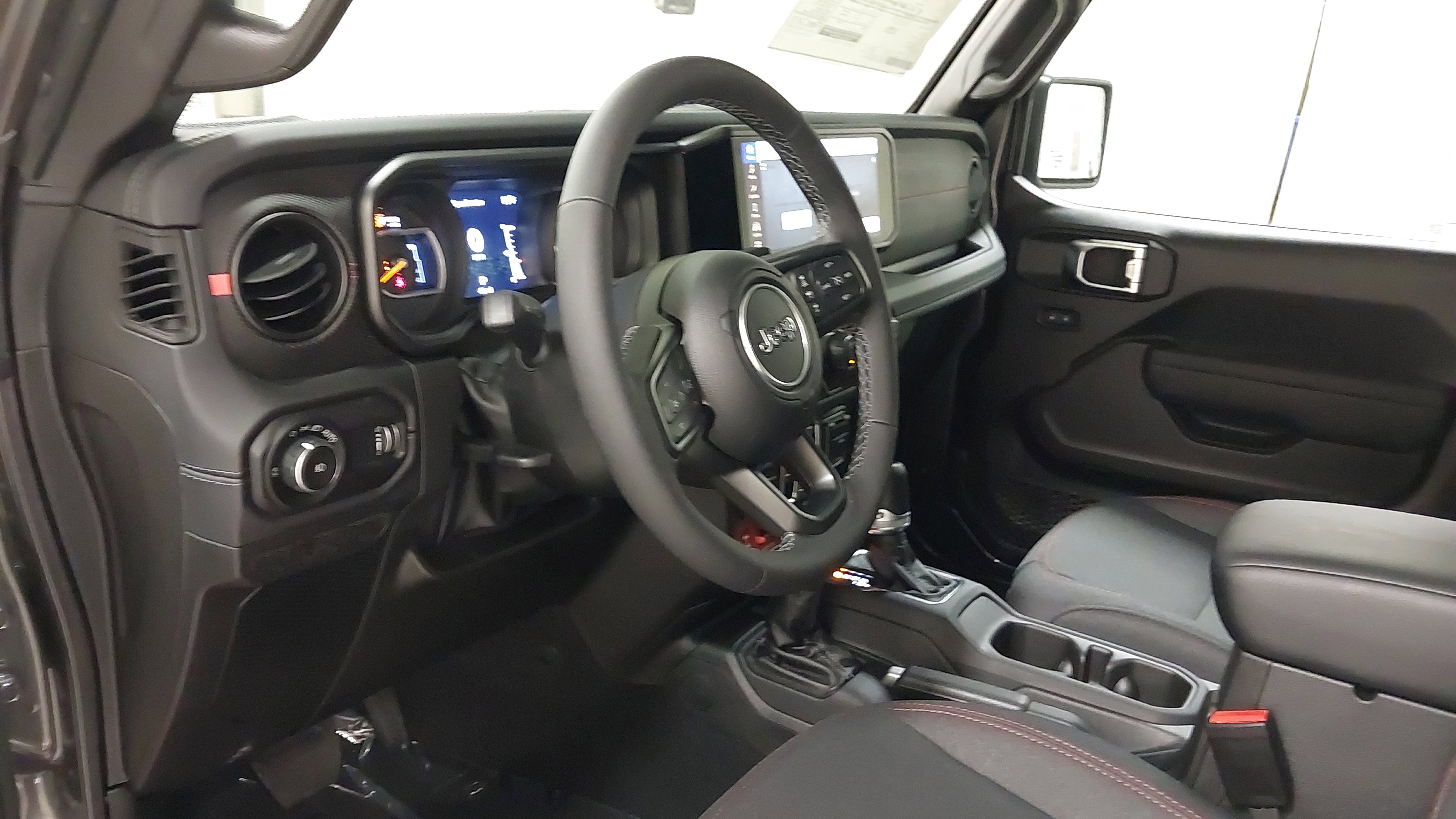 New 2025 Jeep Wrangler Unlimited Rubicon w/ XTREMEE 35" Tire Package image 17