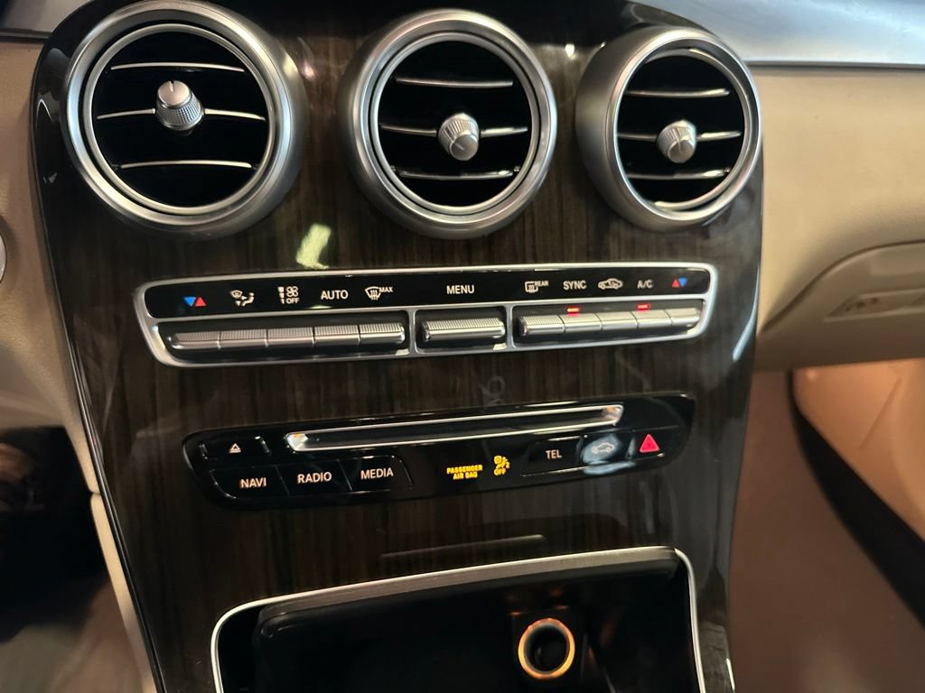Used 2018 Mercedes-Benz GLC 300 4MATIC image 17