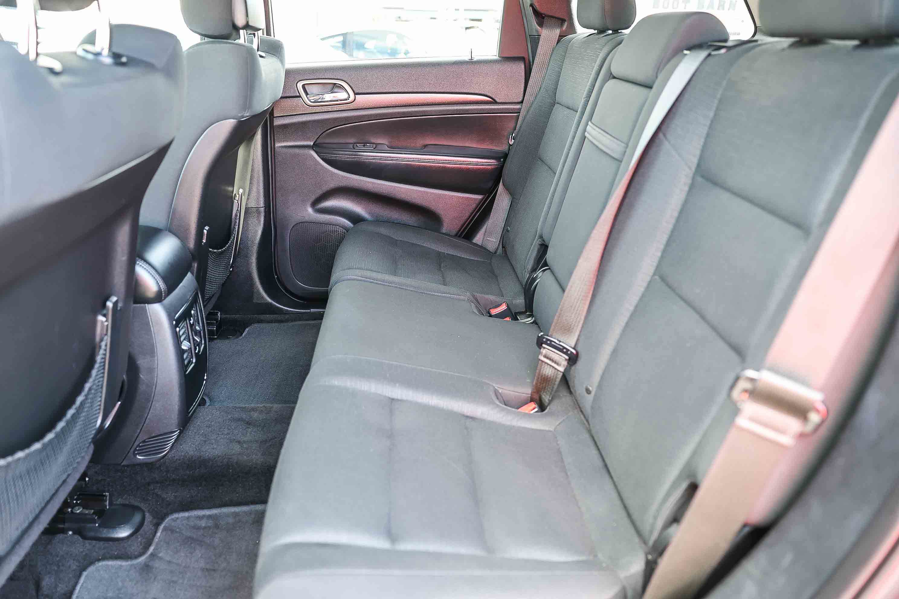 Used 2015 Jeep Grand Cherokee Laredo w/ Quick Order Package 23E image 8