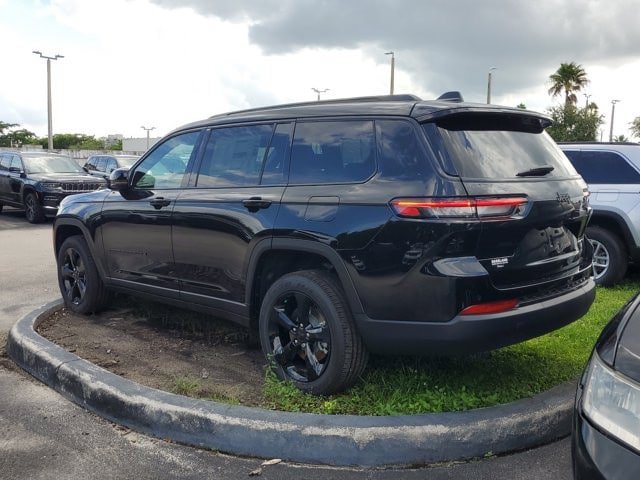 New 2024 Jeep Grand Cherokee L Altitude RWD image 3
