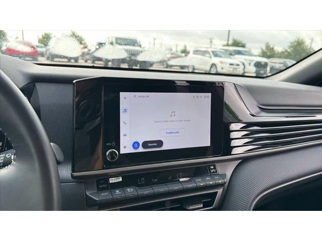 Used 2025 Toyota Camry SE FWD image 28